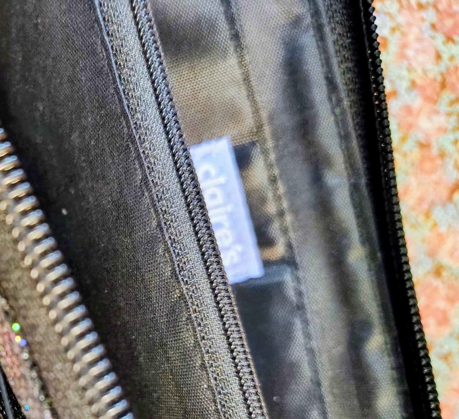 Claire's Black Shimmer Glitter Black Bowtie Wallet - Thumbnail 7