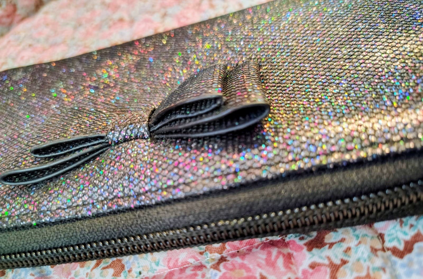 Claire's Black Shimmer Glitter Black Bowtie Wallet - Thumbnail 8