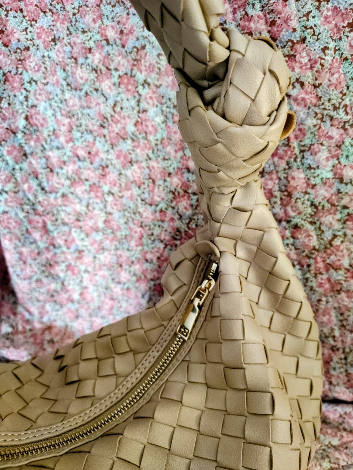 Urban Expressions Beige woven Hobo Shoulder bag NWOT - Thumbnail 6
