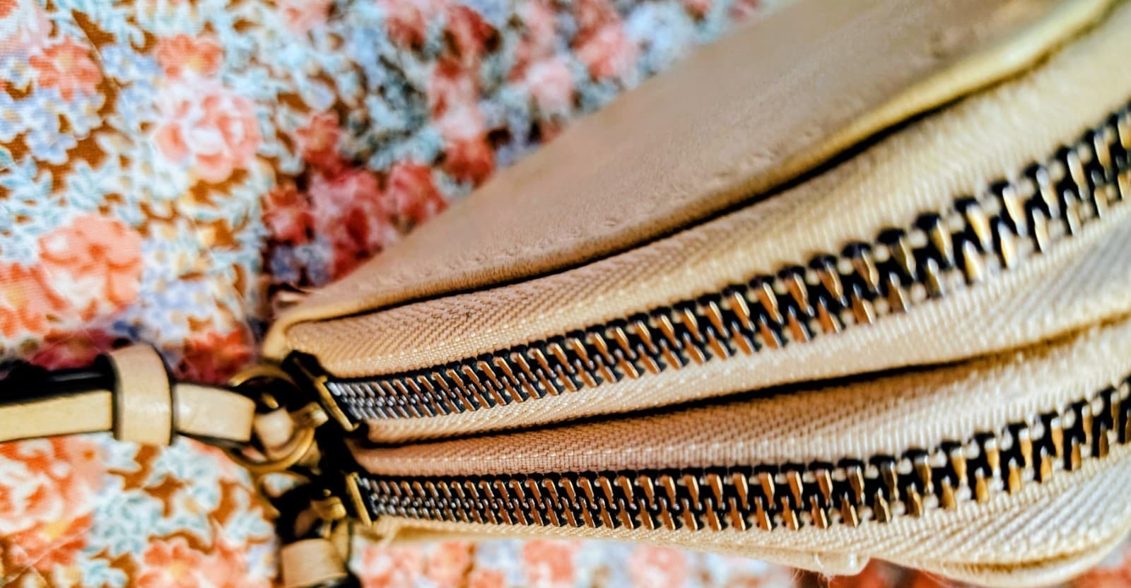 Beige SafeKeeper Organizer Zip Around Faux Leather Wallet - Thumbnail 2