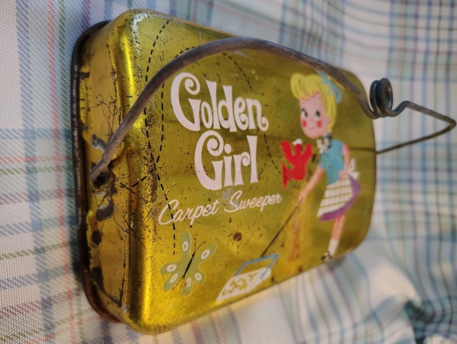 Golden Girl Vintage Tin Carpet Sweeper Toy with Handle and Brush - Thumbnail 3