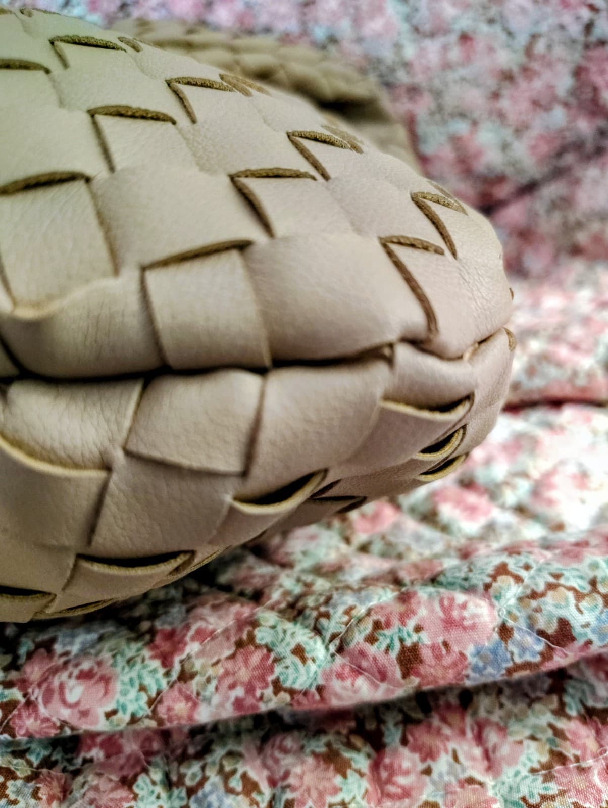 Urban Expressions Beige woven Hobo Shoulder bag NWOT - Thumbnail 3