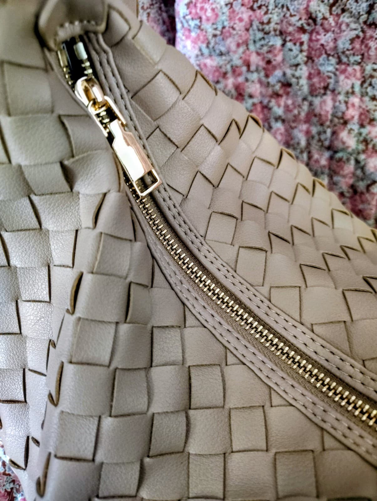 Urban Expressions Beige woven Hobo Shoulder bag NWOT - Thumbnail 2