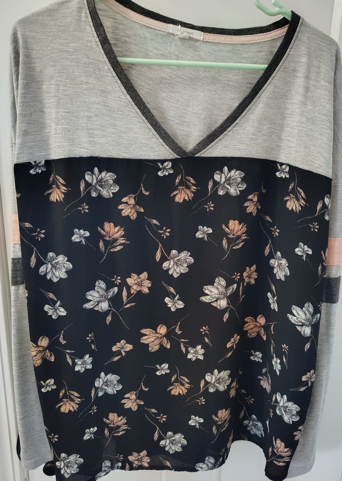 Maurices Floral Long Sleeve Shirt Womens V Neck