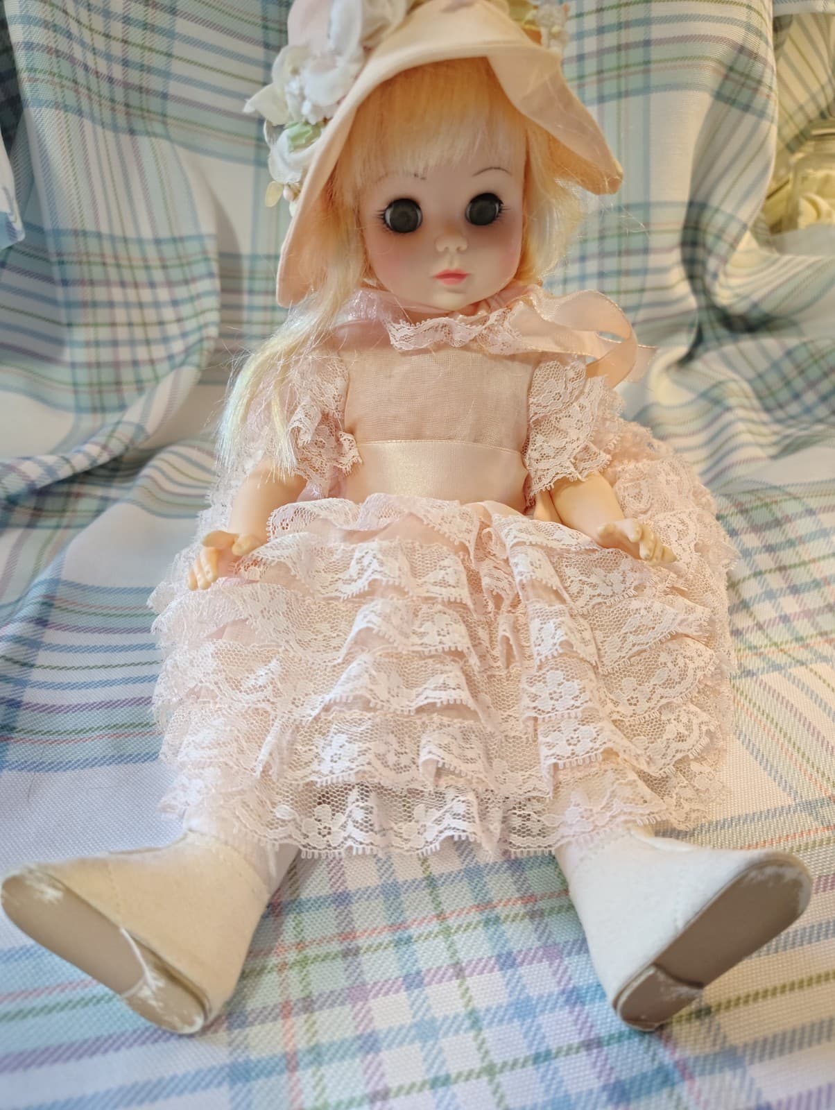 Madame Alexander Renoir Artist Doll 12in Blonde Hair Pink Lace Dress Floral Hat - Thumbnail 3