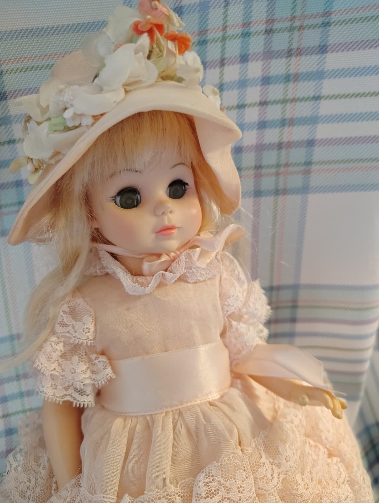 Madame Alexander Renoir Artist Doll 12in Blonde Hair Pink Lace Dress Floral Hat - Thumbnail 5