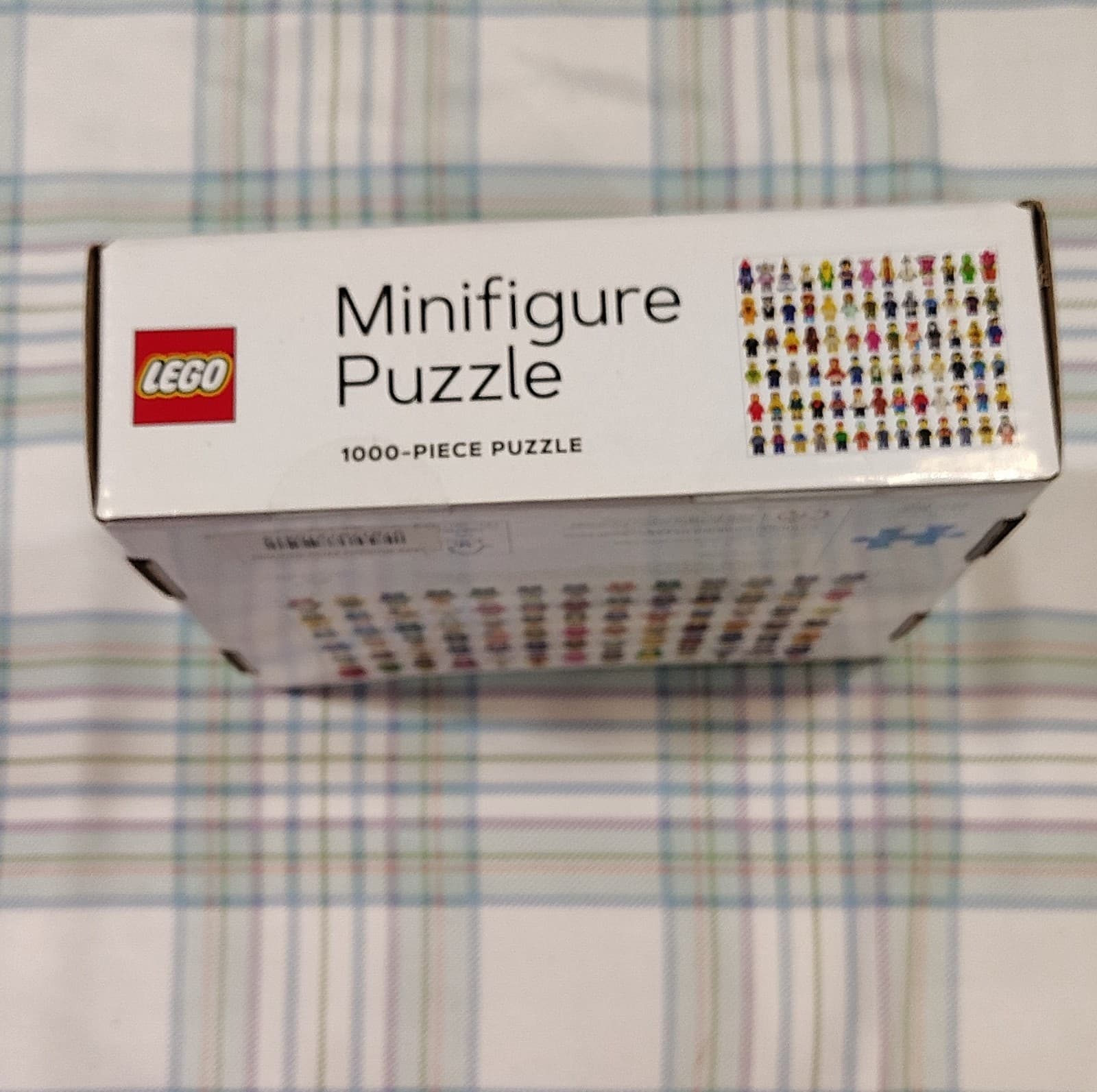 LEGO Minifigure 1000 Piece Jigsaw Puzzle Art Theme Chronicle Books 2020 - Thumbnail 2