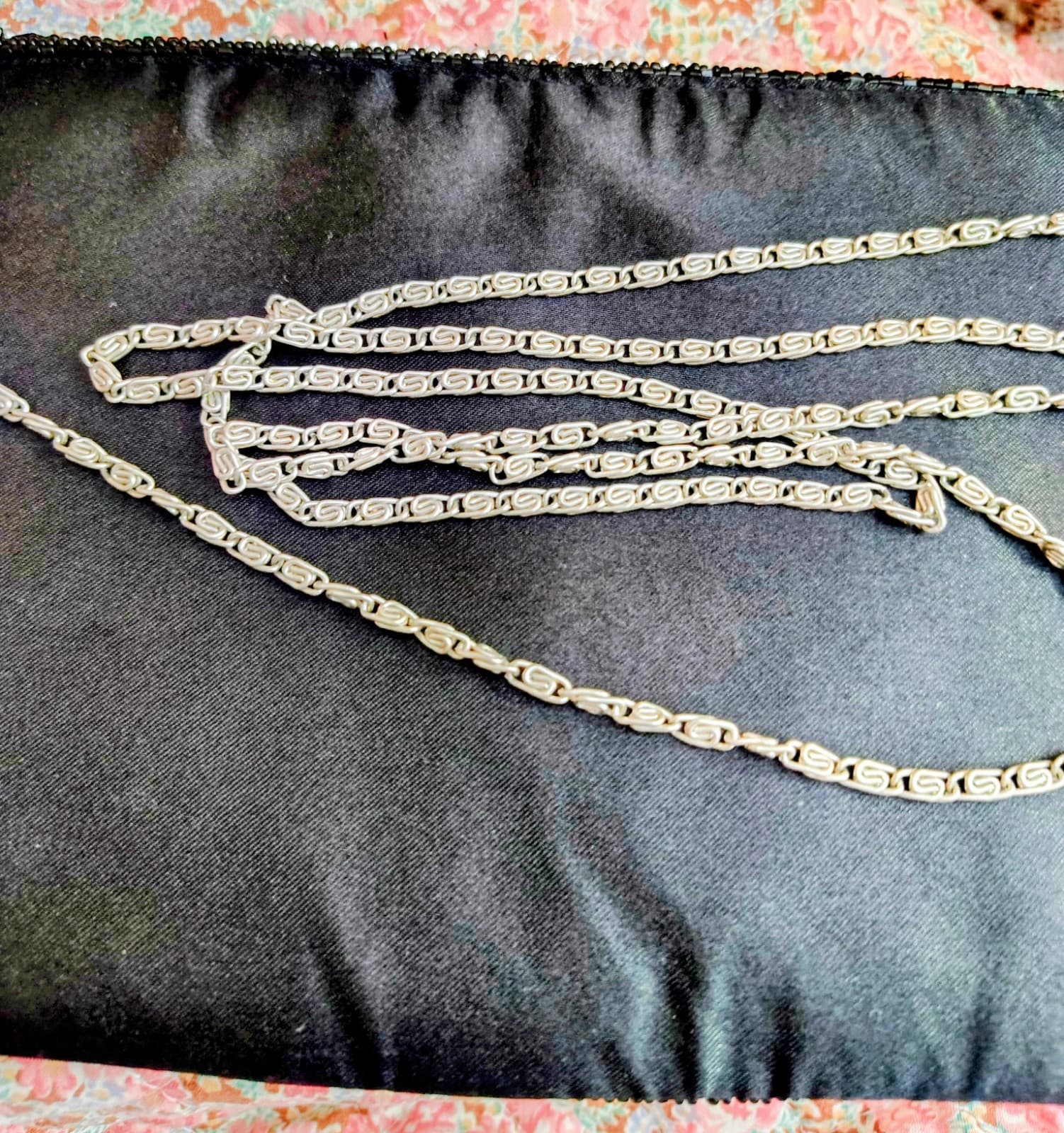 NEW Black Formal Beaded Embellished Dress Clutch With Silver Metal Chain Strap - Thumbnail 8