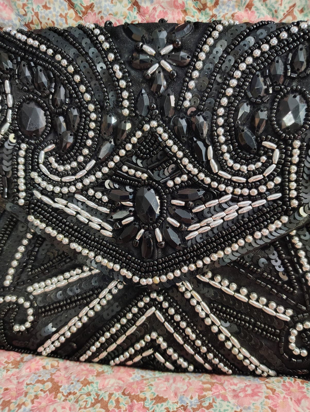 NEW Black Formal Beaded Embellished Dress Clutch With Silver Metal Chain Strap - Thumbnail 9
