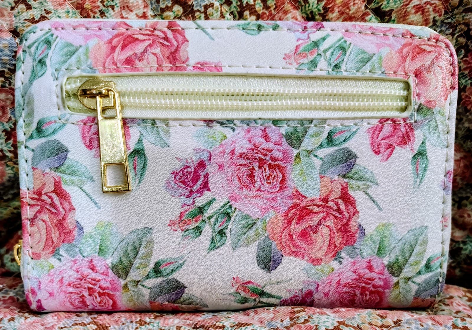 NEW Floral Roses Vinyl Zip Around Wallet - Thumbnail 10