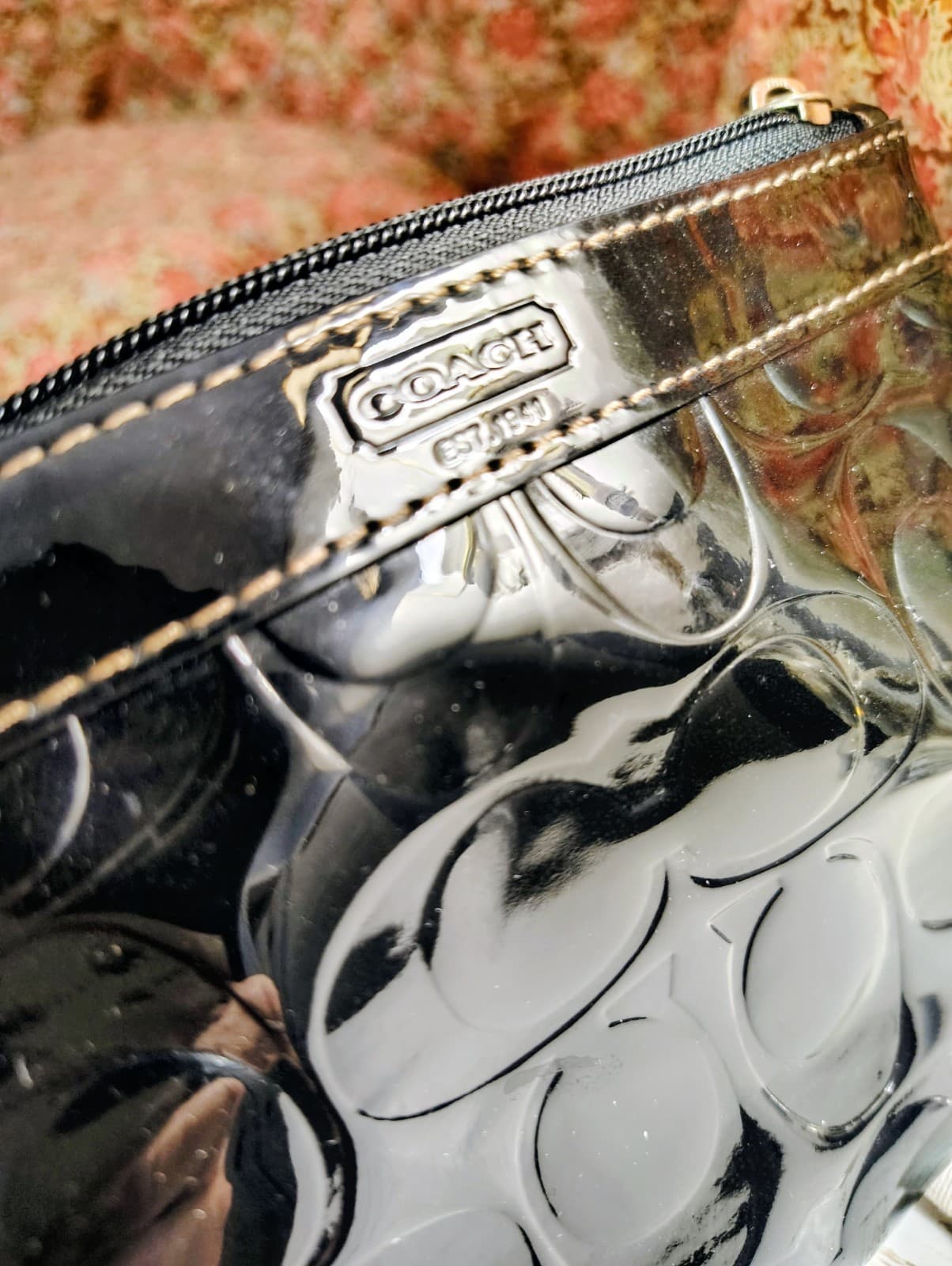 Vintage COACH Signature Stitch Black Patent Leather Wristlet, Wallet, Clutch - Thumbnail 9