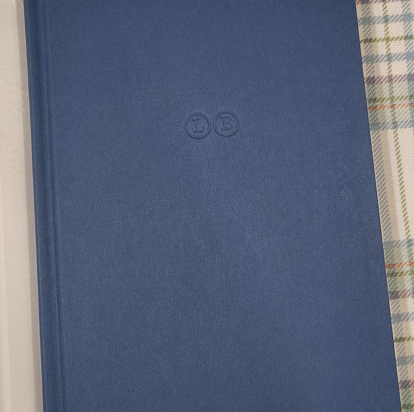 Bossypants by Tina Fey, Hardcover 2011, Biography/Humor, Reagan Arthur Books - Thumbnail 3