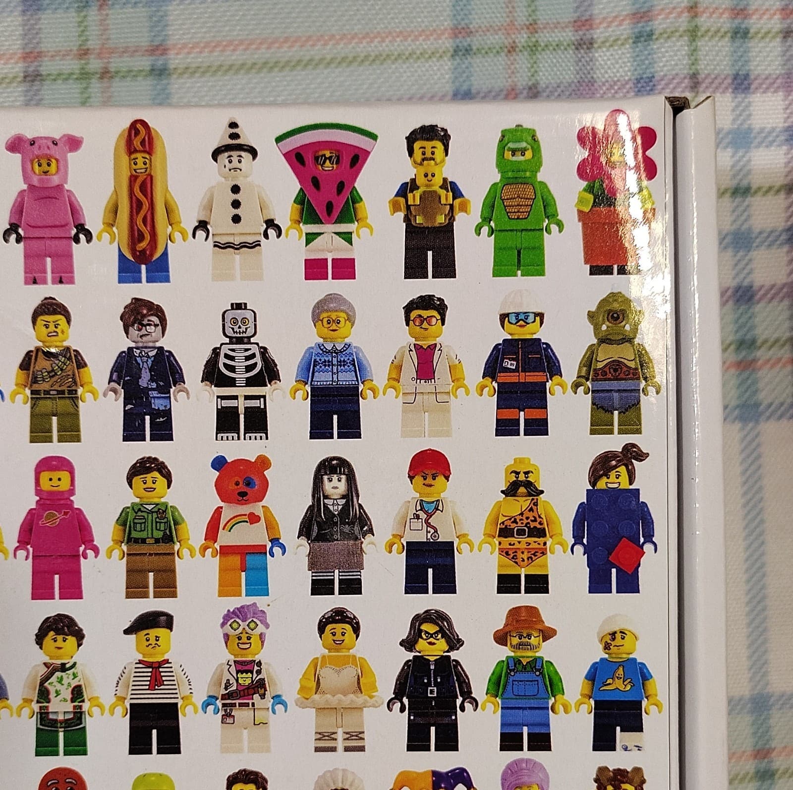 LEGO Minifigure 1000 Piece Jigsaw Puzzle Art Theme Chronicle Books 2020 - Thumbnail 7