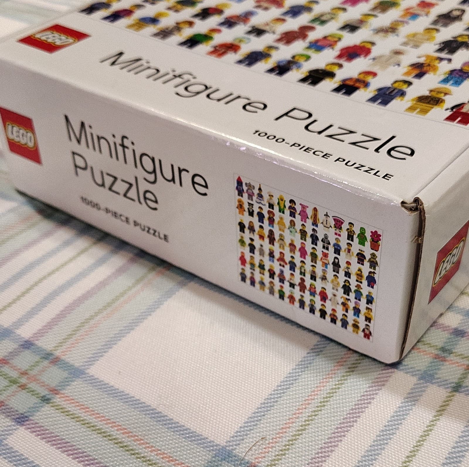 LEGO Minifigure 1000 Piece Jigsaw Puzzle Art Theme Chronicle Books 2020 - Thumbnail 5
