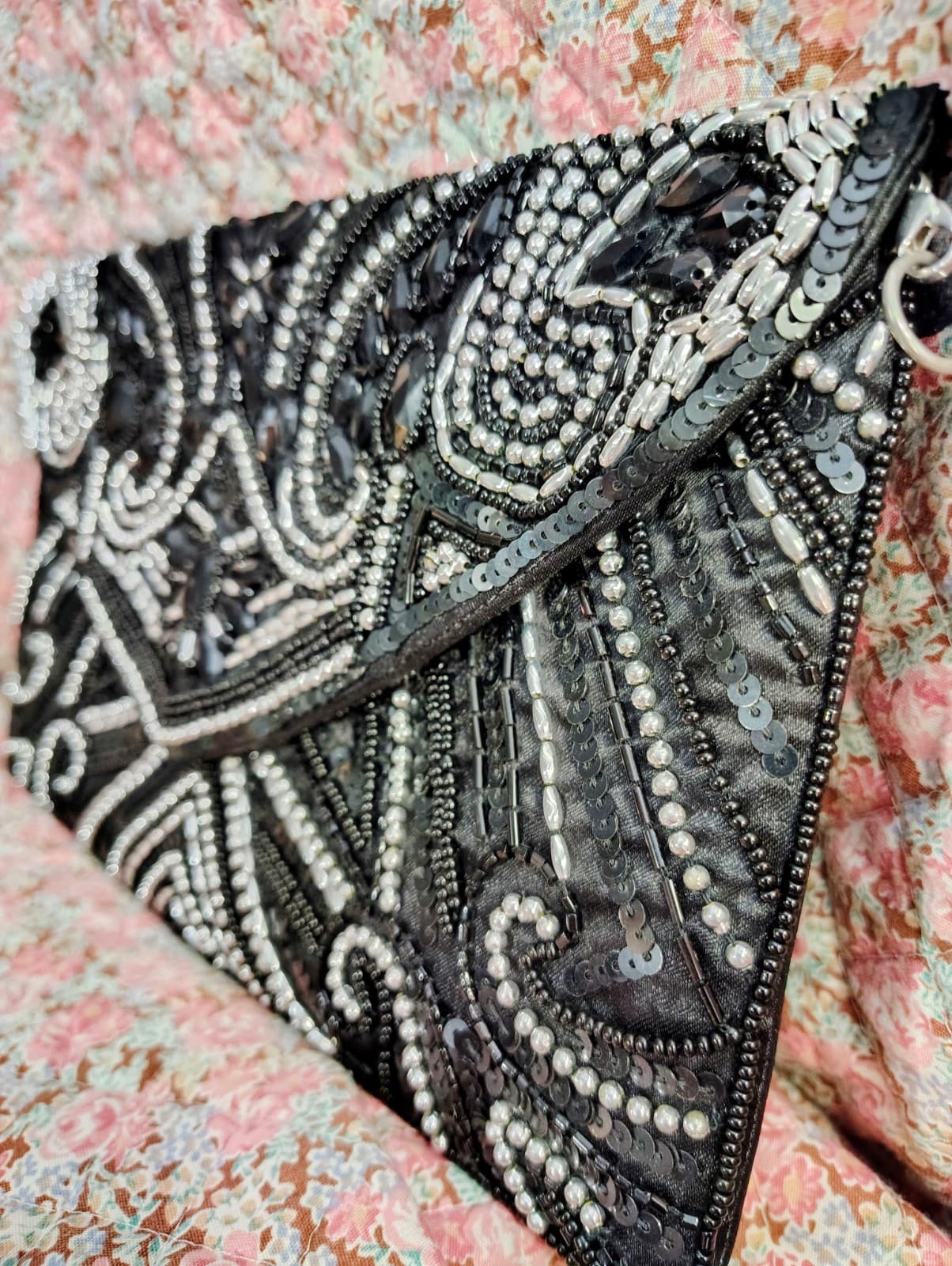 NEW Black Formal Beaded Embellished Dress Clutch With Silver Metal Chain Strap - Thumbnail 10