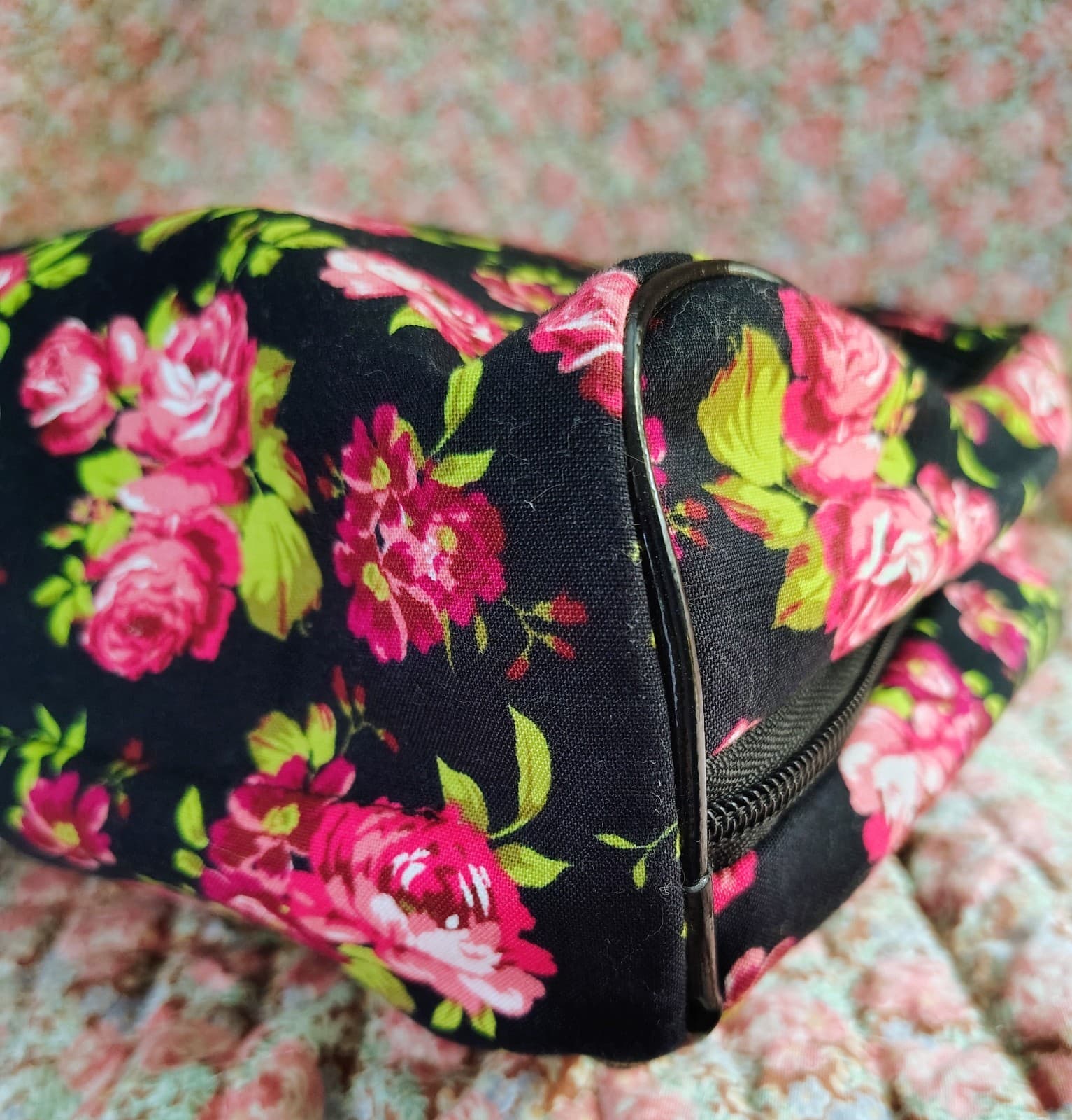 Large floral Fabric Travel Bathroom Cosmetic Bag - Thumbnail 2