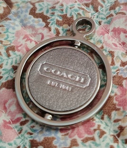Coach Round Zipper Pull/Charm
