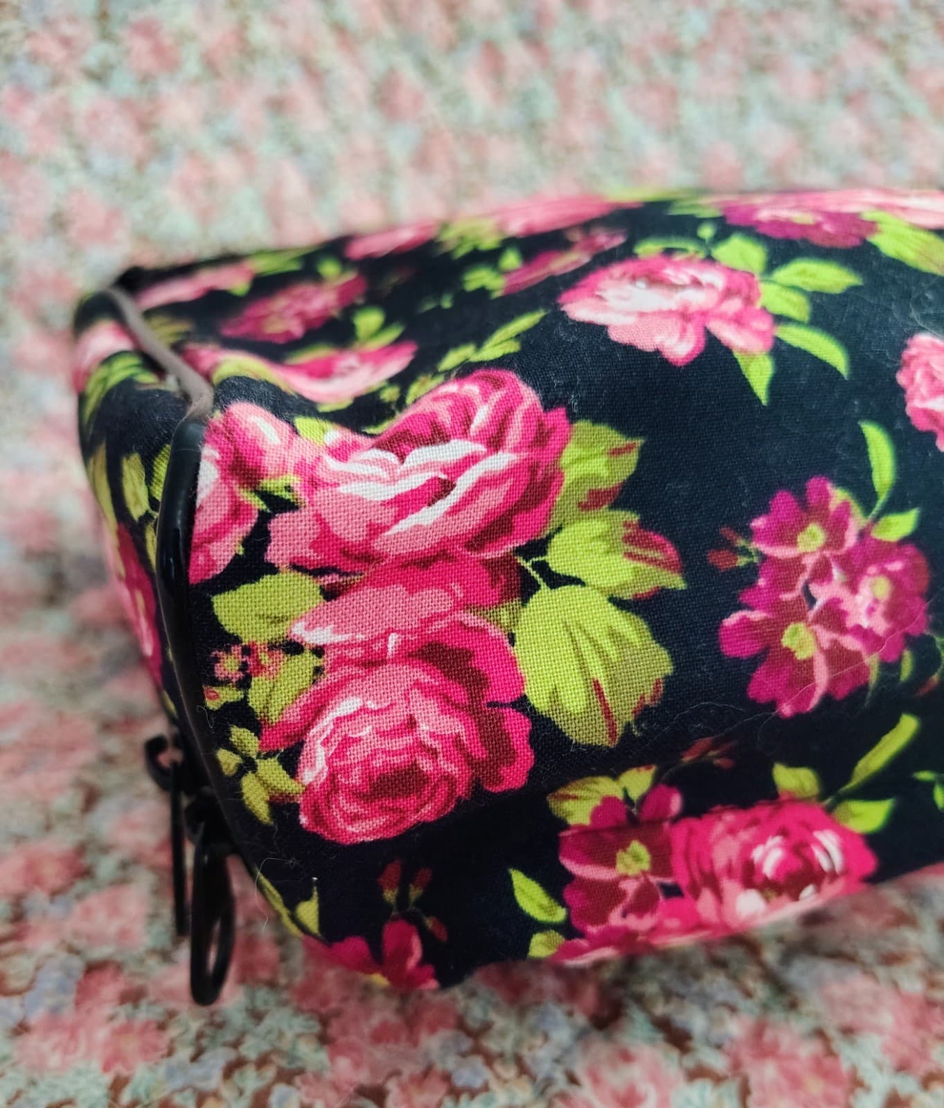 Large floral Fabric Travel Bathroom Cosmetic Bag - Thumbnail 3