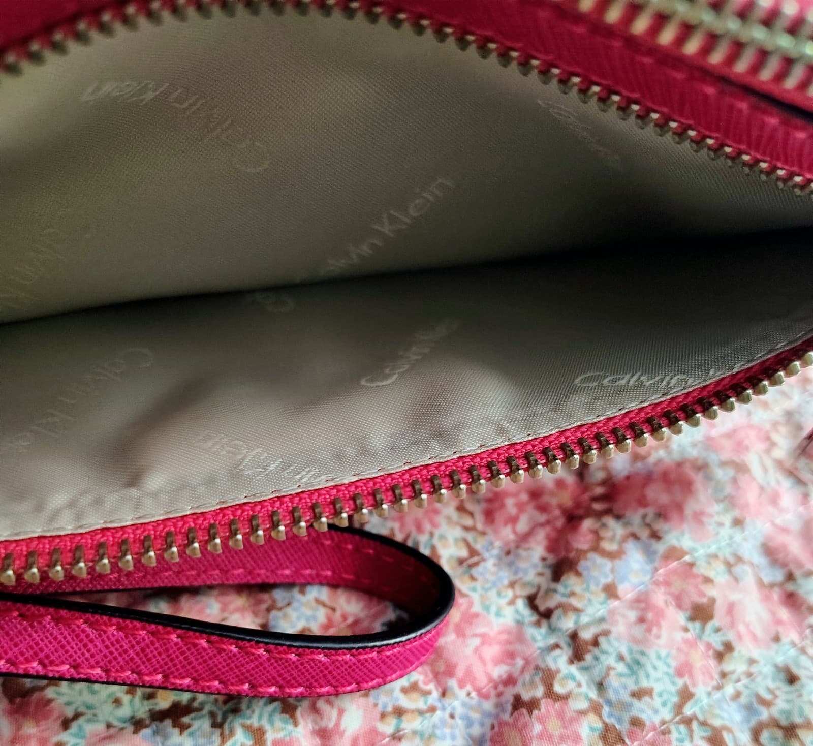 NWOT Calvin Klein Hot Pink Clutch With Strap And Lock Charm - Thumbnail 9