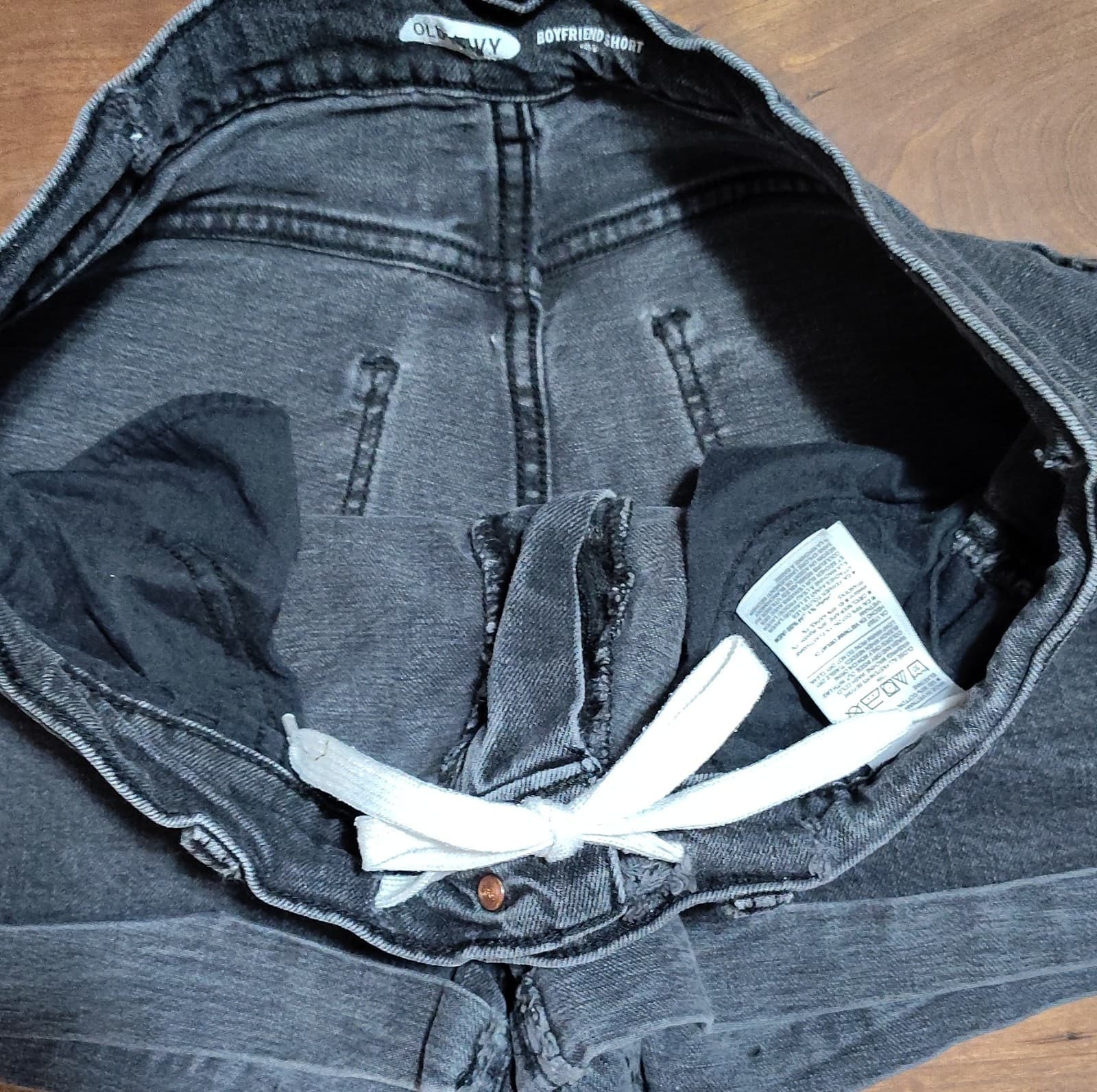 Old Navy Boyfriend Short Black Denim Women's Size 6 Distressed Cuffed Stretch - Thumbnail 7