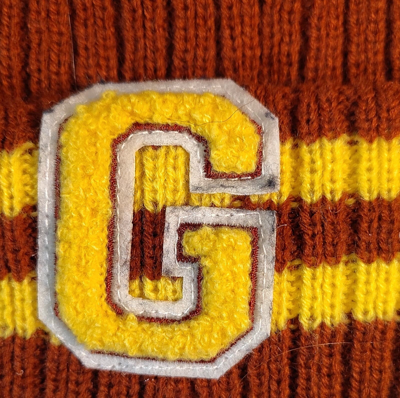 Wizarding World Harry Potter Gryffindor Knit Pom Beanie Hat w/ G Patch - Thumbnail 9