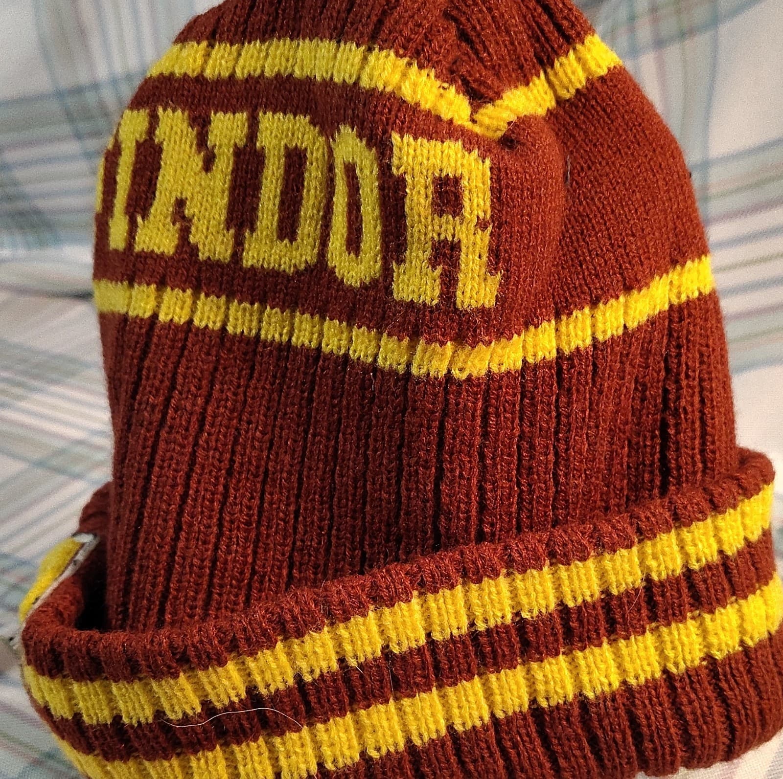 Wizarding World Harry Potter Gryffindor Knit Pom Beanie Hat w/ G Patch - Thumbnail 6