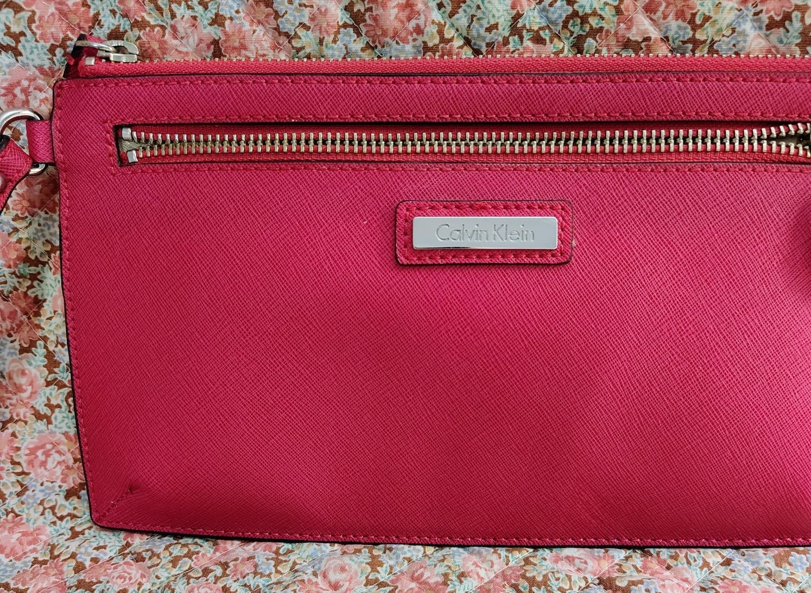 NWOT Calvin Klein Hot Pink Clutch With Strap And Lock Charm - Thumbnail 3