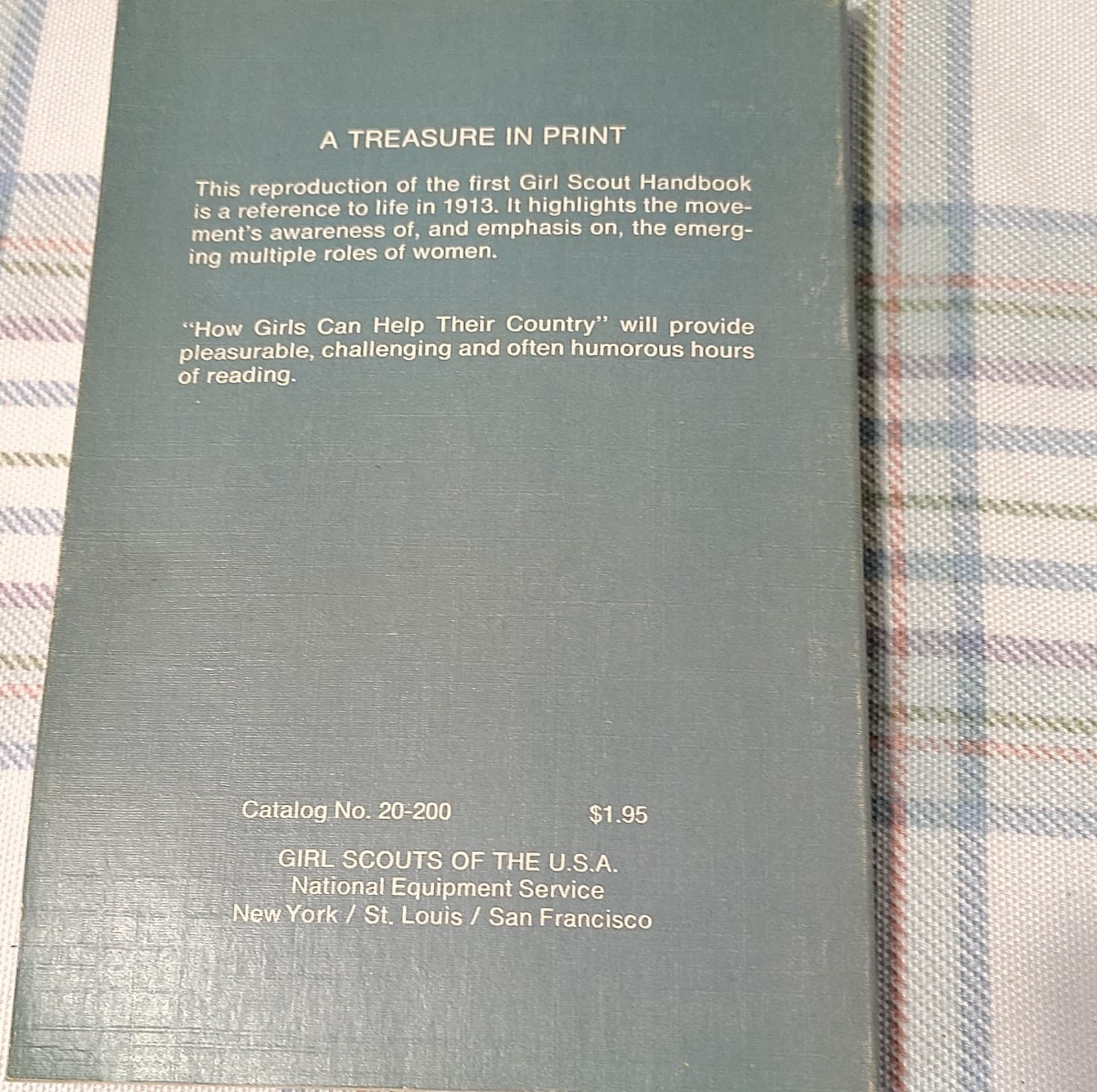 Girl Scouts Handbook How Girls Can Help Their Country 1972 Edition - Thumbnail 2