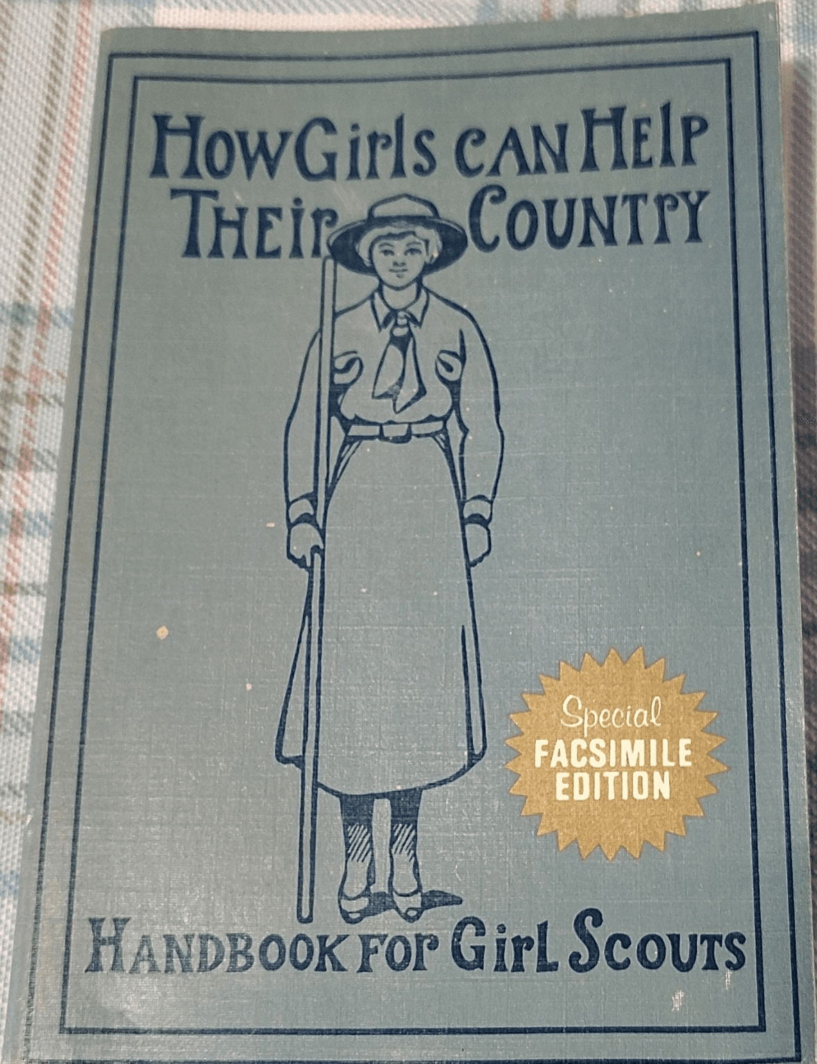 Girl Scouts Handbook How Girls Can Help Their Country 1972 Edition