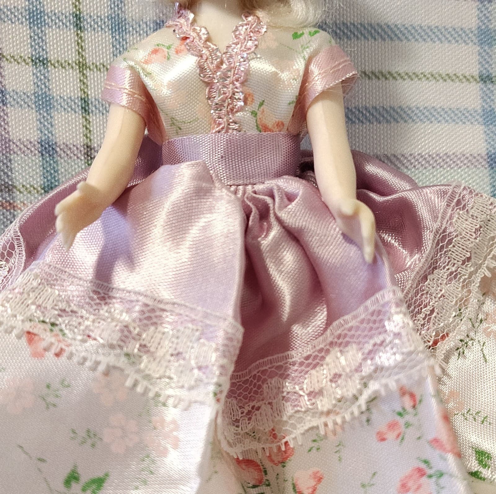 Vintage Plastic Doll Blonde Hair Purple Floral Dress with Hat - Thumbnail 3