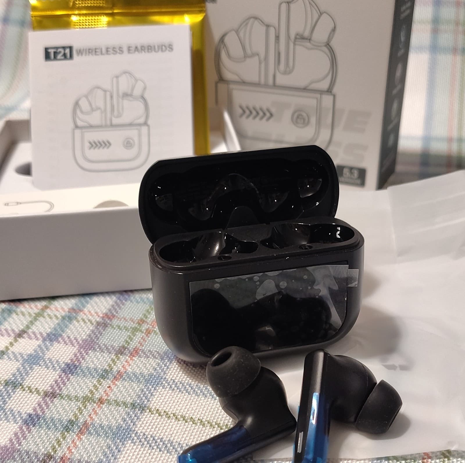 NIB T21 Bluetooth In-Ear Earbuds, LCD Touch Screen, ANC, Equalizer, Black - Thumbnail 3