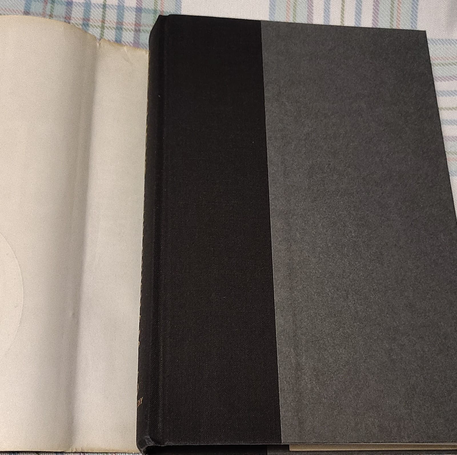 Client: A Novel by John Grisham, Hardcover 1993, Large Type, First Ed - Thumbnail 7