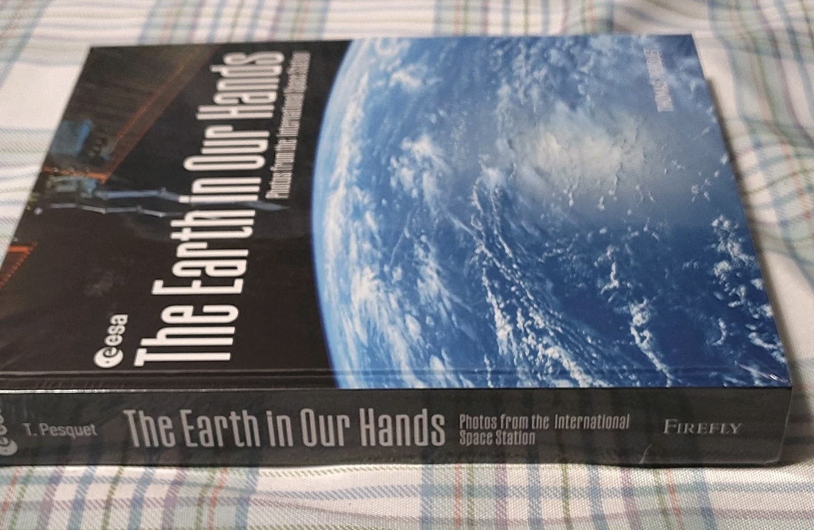 Earth in Our Hands by Thomas Pesquet, Hardcover 2023, Firefly, NEW with plastic - Thumbnail 6