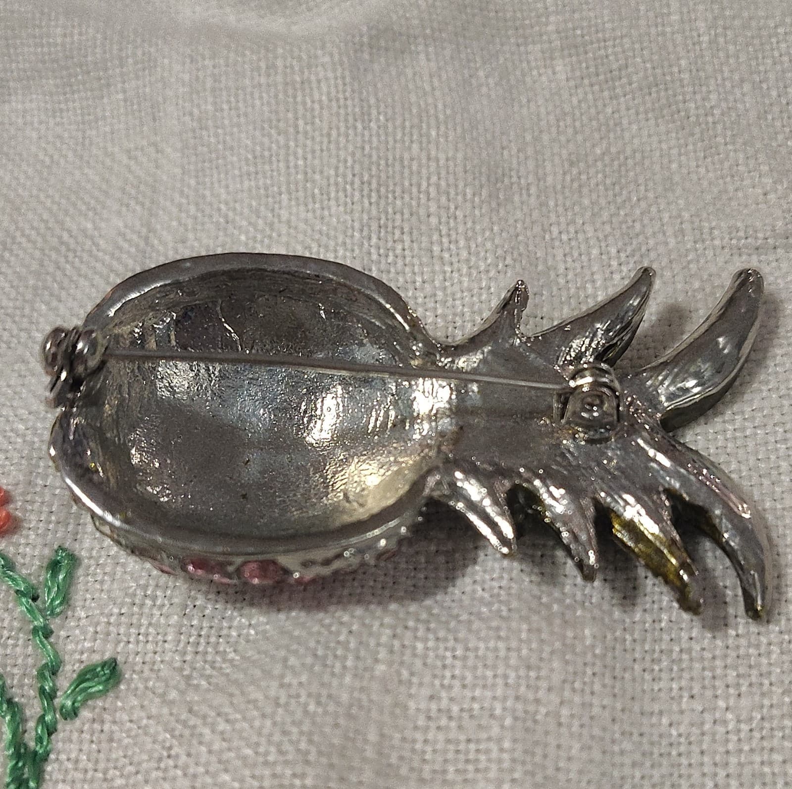Vintage Pineapple Shaped Rhinestone Brooch Pink Green Silver Tone 2" Setting - Thumbnail 8
