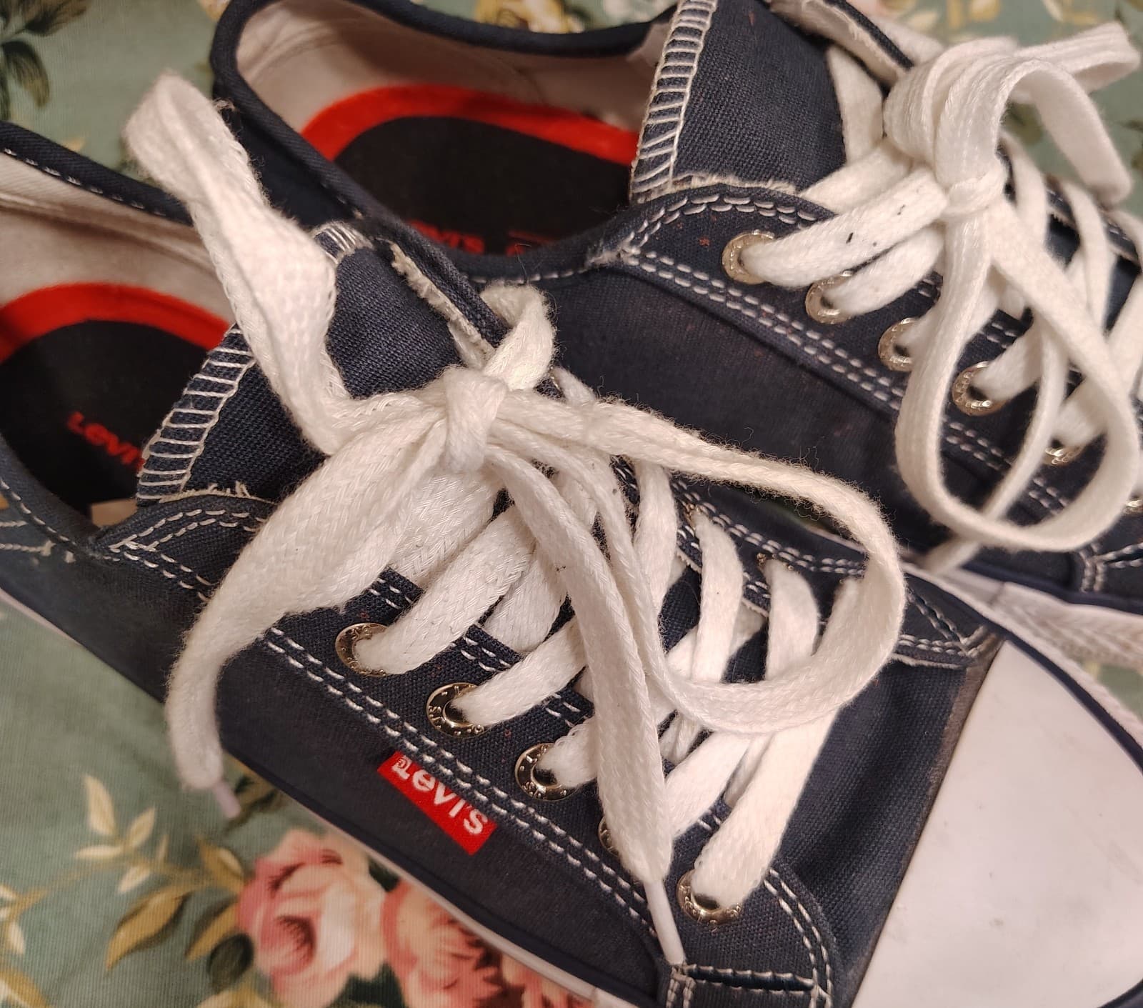 Levis Comfort Women’s Stan Buck Navy Low Canvas Lace Sneaker Shoe, Size 8 - Thumbnail 2