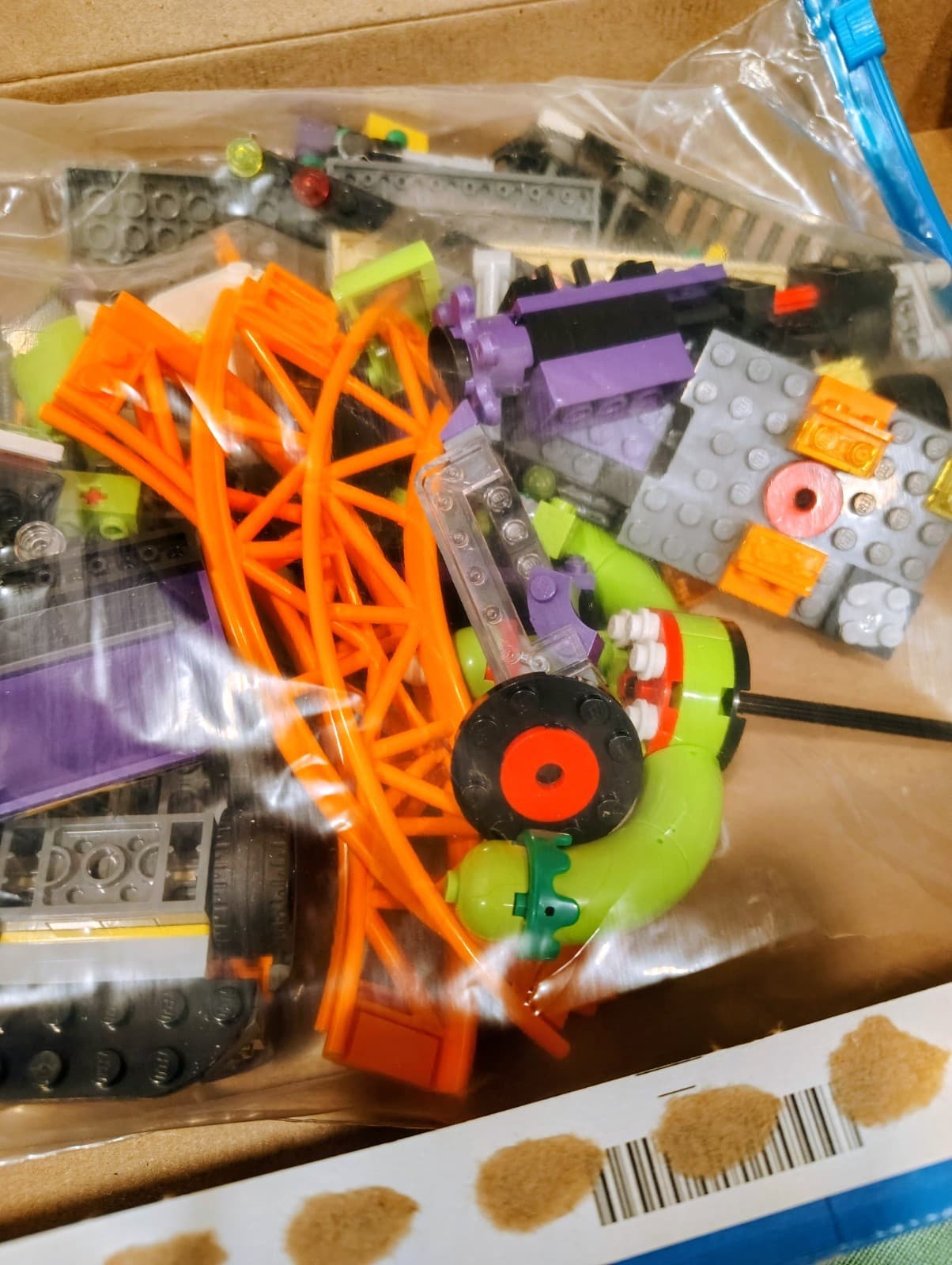 Lego Space Ride Amusement Truck 60313 Town Minifigure Building Set, Retired Set - Thumbnail 14