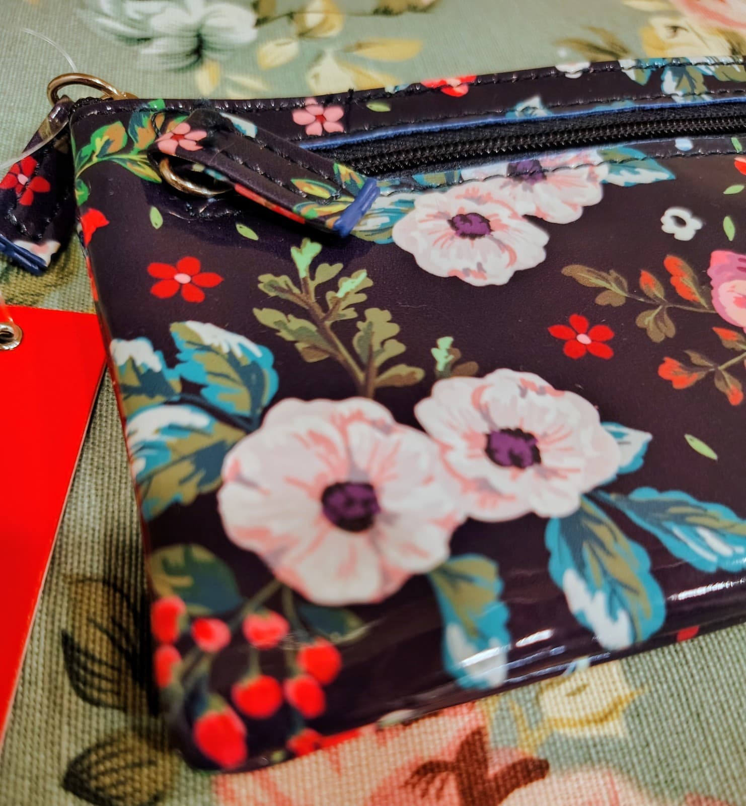 Kelly & Katie NWT Floral ID Holder Wallet - Thumbnail 3