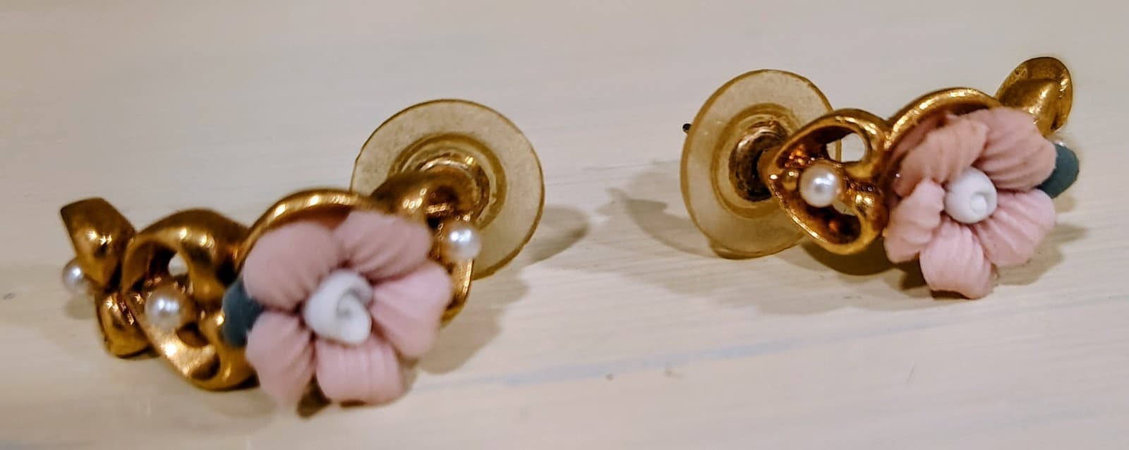 Avon Vintage 1980's Half Moon Hearts With Faux Pearls & Roses Pierced Earrings - Thumbnail 10