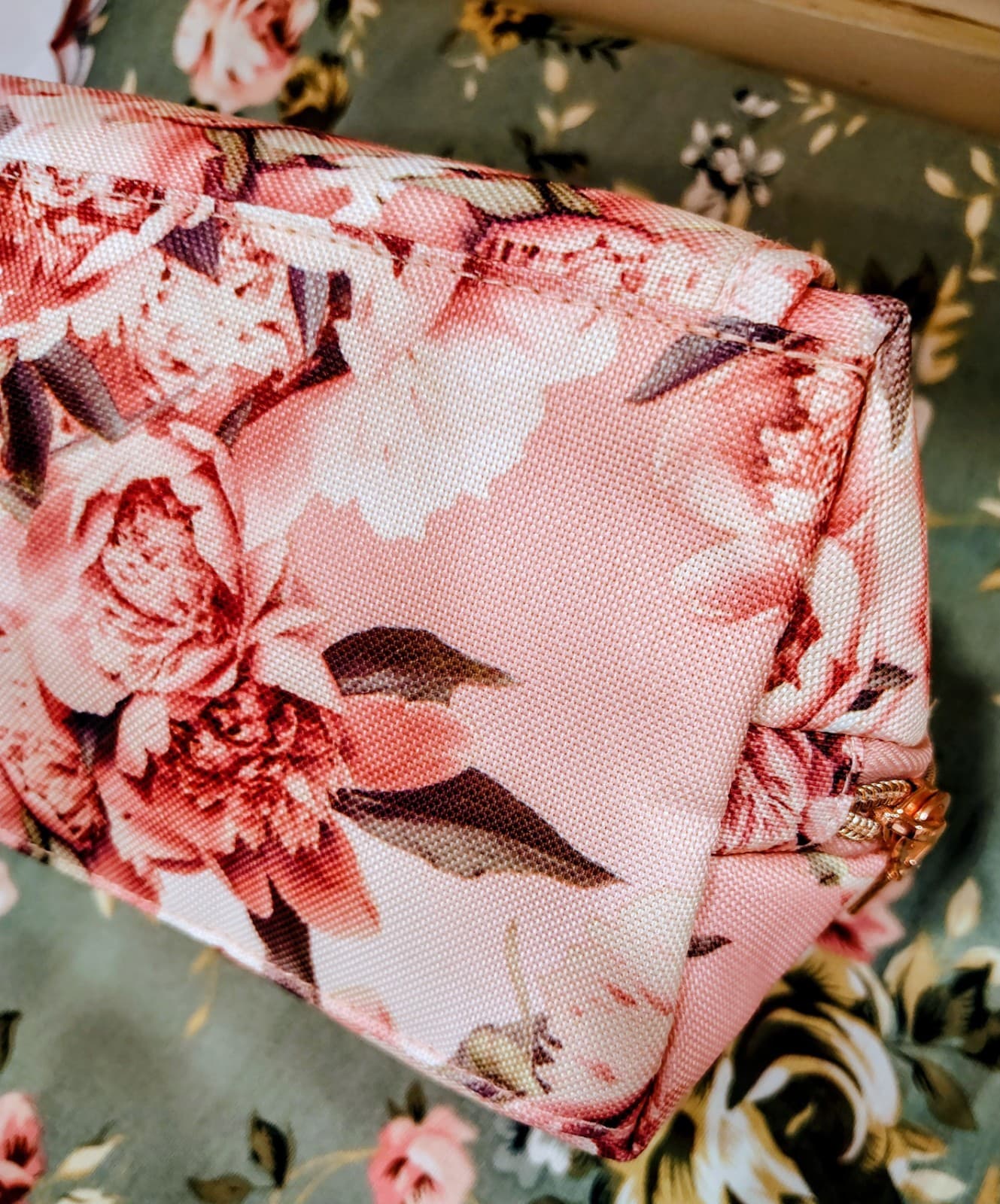 NWOT Sophia Joy Pink Floral Makeup Travel Organizer - Thumbnail 6
