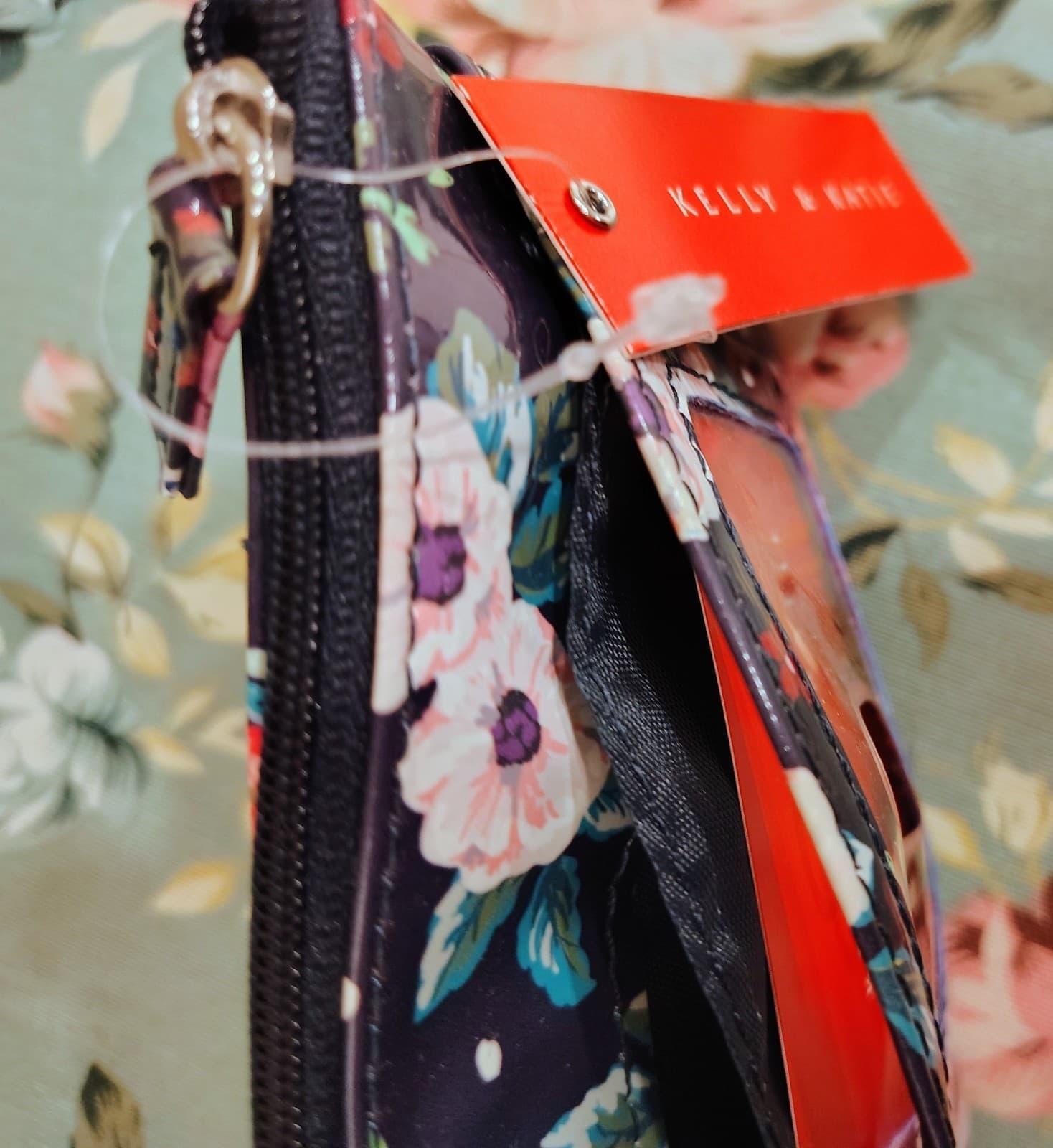 Kelly & Katie NWT Floral ID Holder Wallet - Thumbnail 7