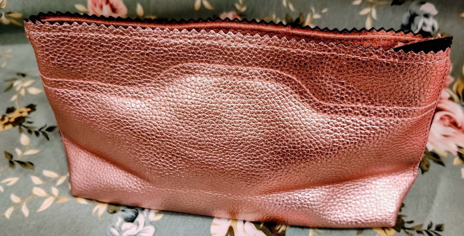 Victoria's Secret NWOT Metallic Rose Pebbles Faux Leather Clutch Makeup Bag - Thumbnail 3