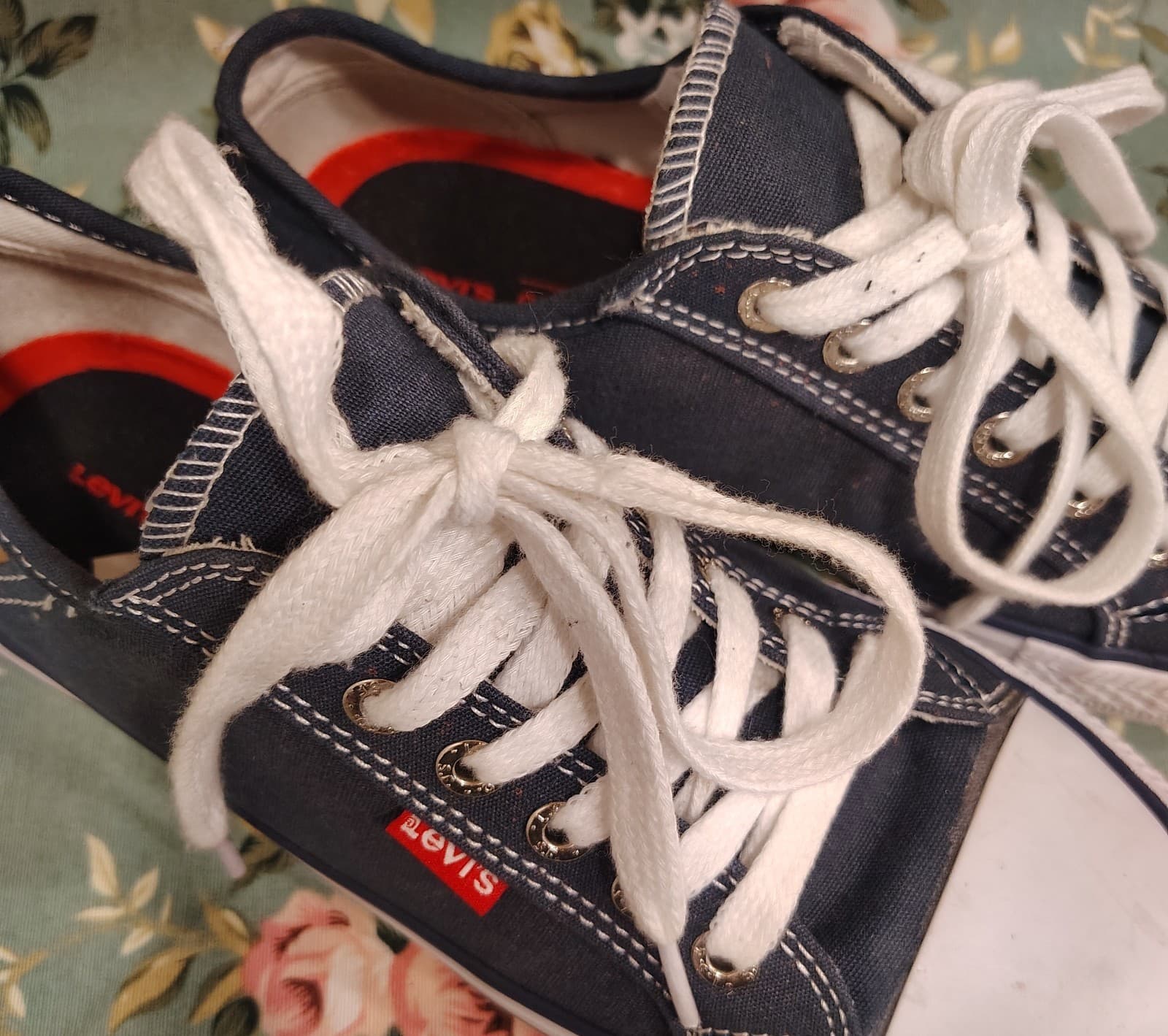 Levis Comfort Women’s Stan Buck Navy Low Canvas Lace Sneaker Shoe, Size 8 - Thumbnail 3