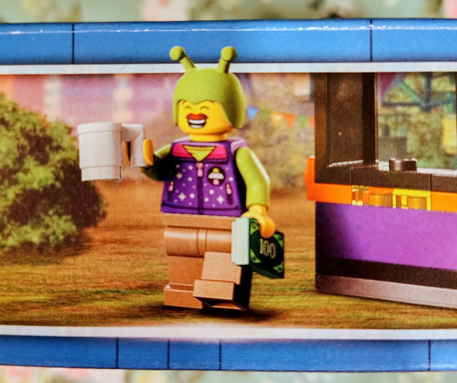 Lego Space Ride Amusement Truck 60313 Town Minifigure Building Set, Retired Set - Thumbnail 9