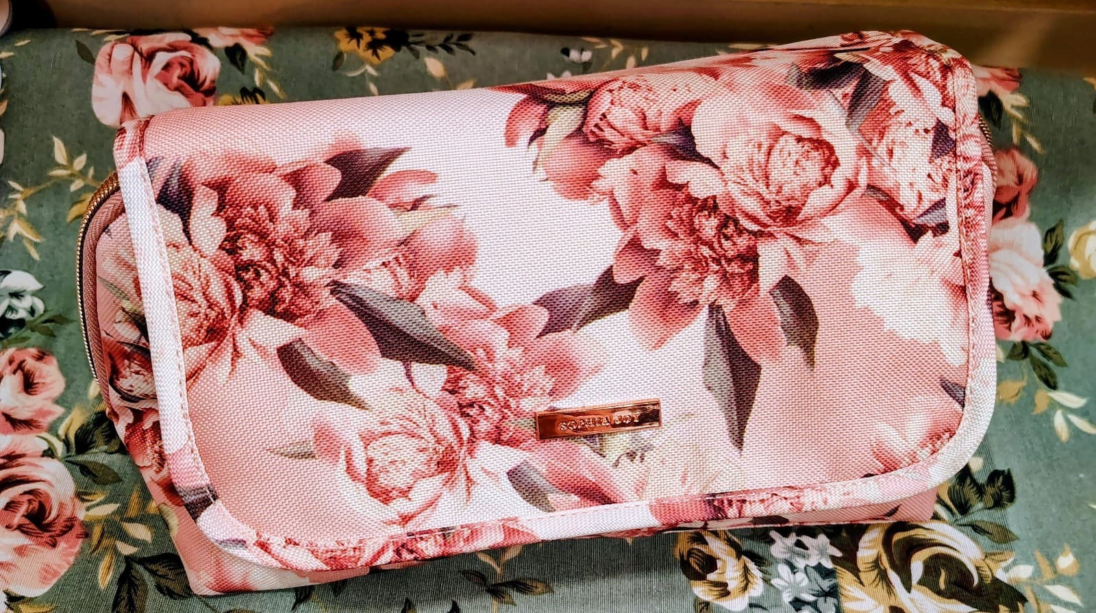 NWOT Sophia Joy Pink Floral Makeup Travel Organizer