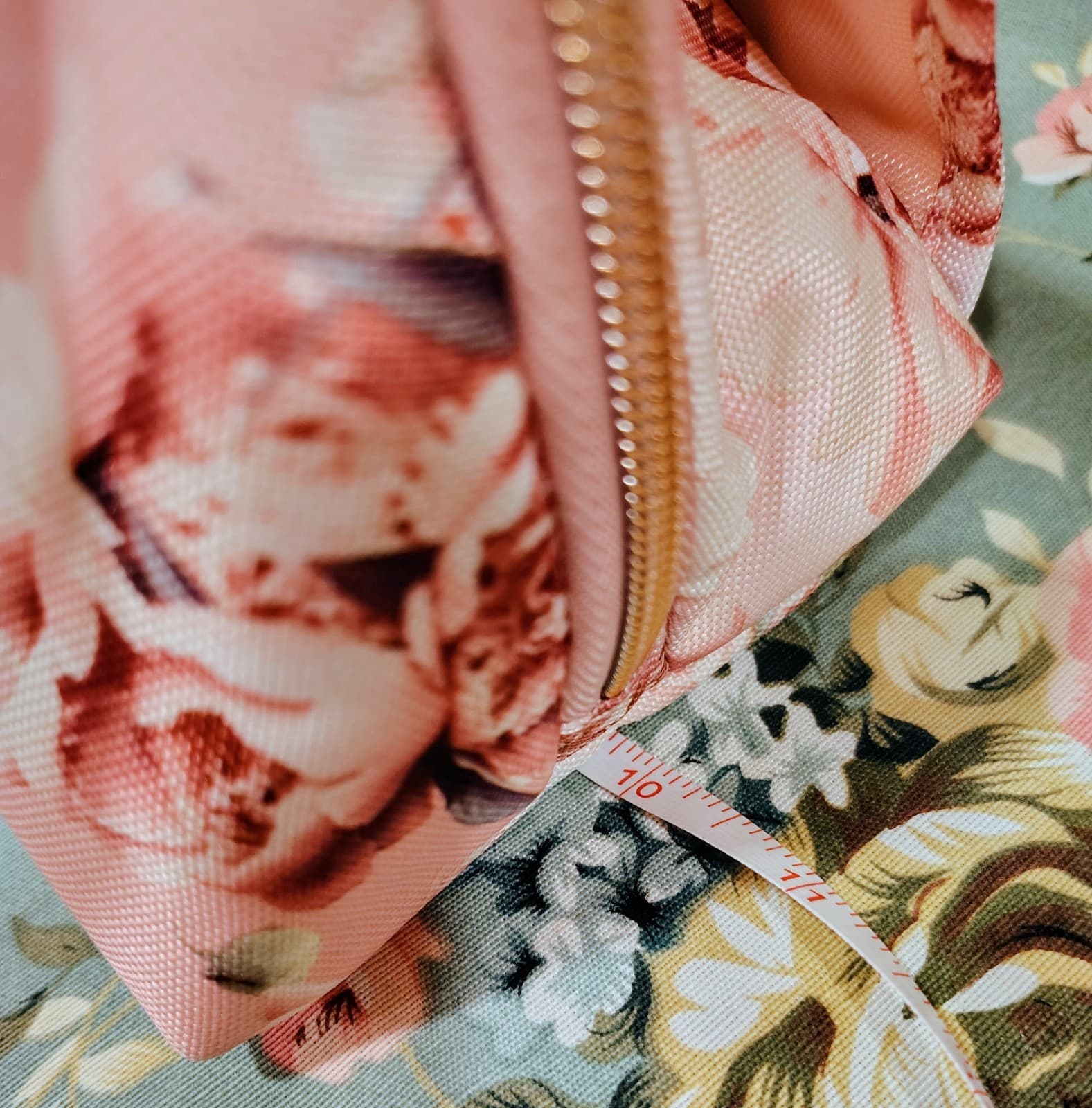 NWOT Sophia Joy Pink Floral Makeup Travel Organizer - Thumbnail 7