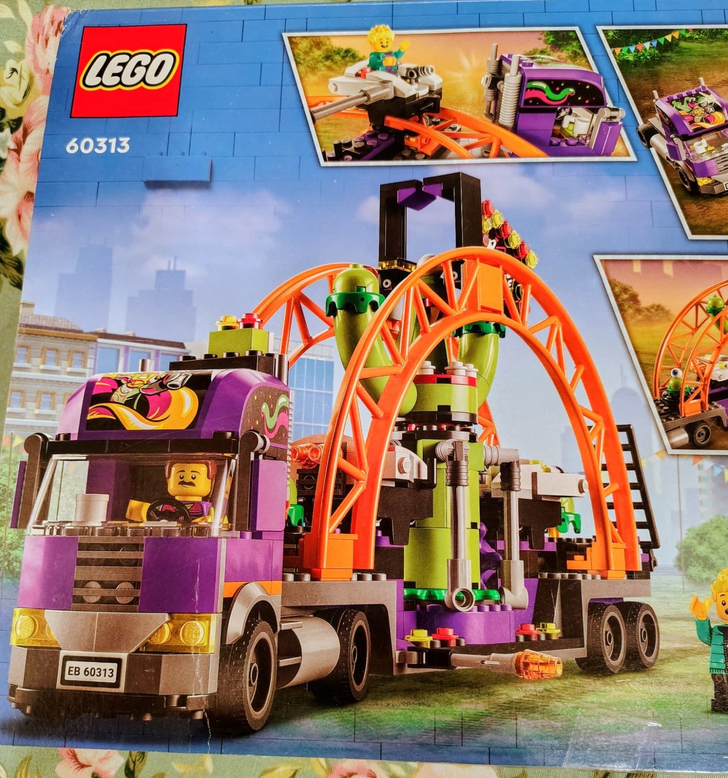 Lego Space Ride Amusement Truck 60313 Town Minifigure Building Set, Retired Set - Thumbnail 2