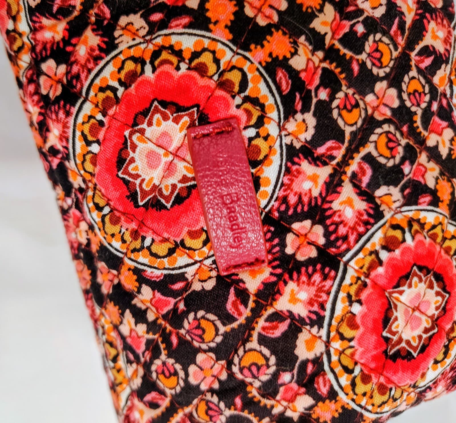 NWOT Vera Bradley Raspberry Medallion Makeup Bag - Thumbnail 3