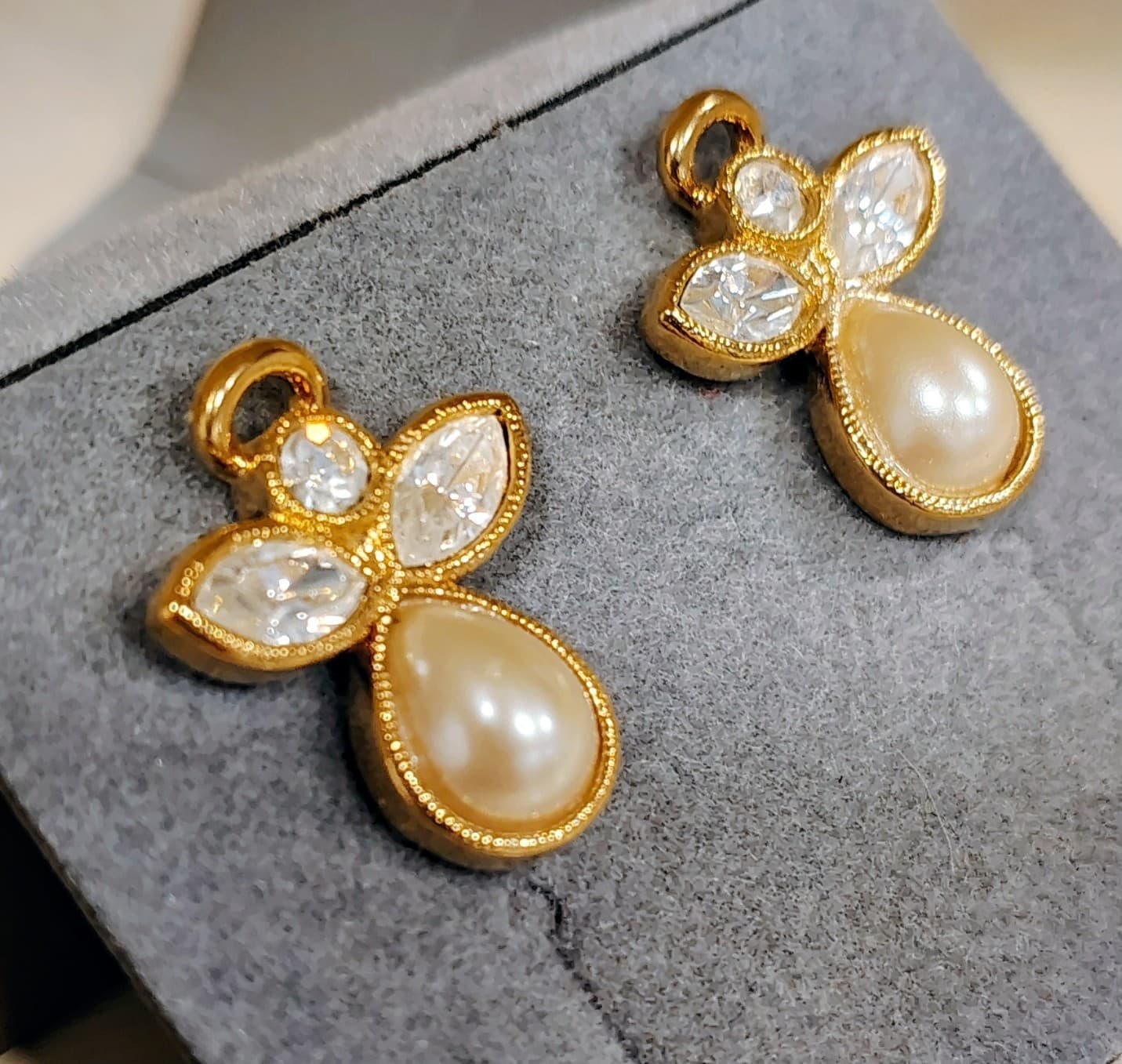 Avon Vintage Angelic Expressions Pierced Earrings 1996, NIB - Thumbnail 5