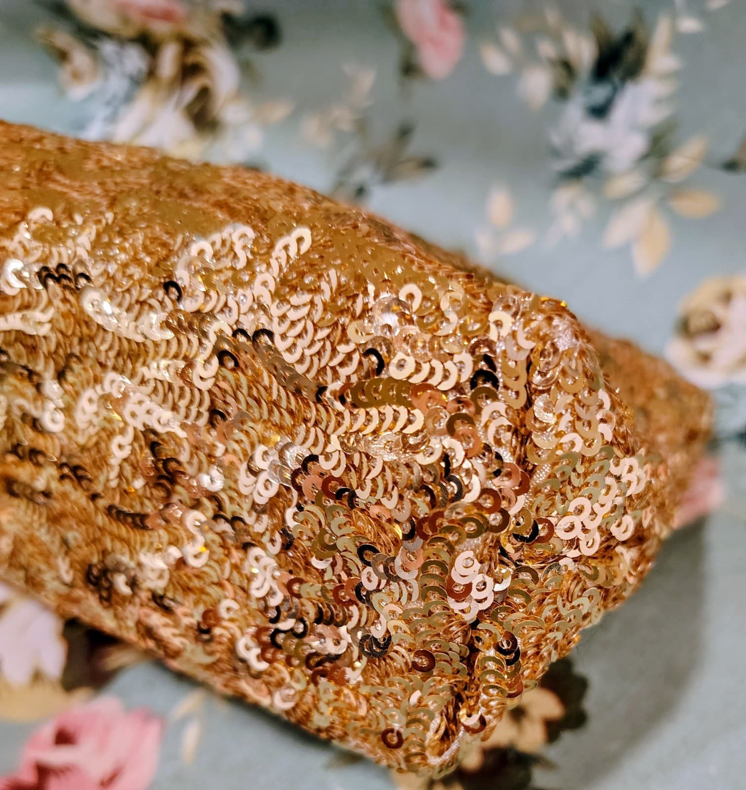 Victoria’s Secret Gold Sequin Embellished Clutch Purse Wallet NWOT - Thumbnail 10