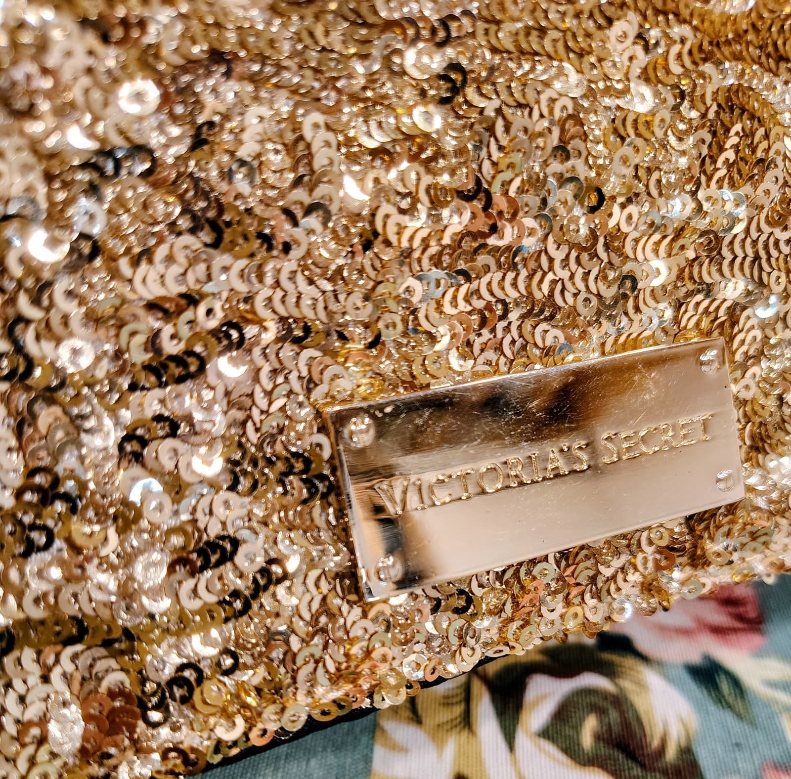 Victoria’s Secret Gold Sequin Embellished Clutch Purse Wallet NWOT - Thumbnail 6
